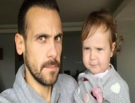 Ümit Erdim'in 1 yaşındaki kızı Ses İngilizce konuşuyor!