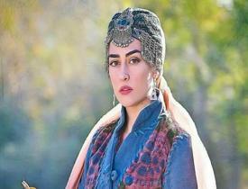 Diriliş Ertuğrul'un gözdesi Halime Sultan'ı oynayan Esra Bilgiç Pakistan'da reklam yüzü oldu