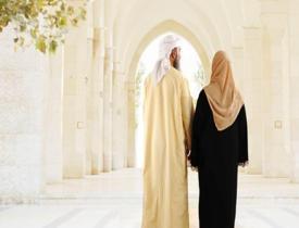 İslami evlilikte eşler birbirine nasıl davranmalı? Eşler arası sevgi ve muhabbet...