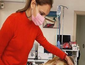 Jessica May, sahiplendiği köpeği ameliyat ettirdi!