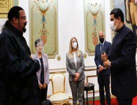 Venezuella Devlet Başkanı Nicolas Maduro ünlü Amerikalı aktör Steven Seagal'i ağırladı