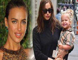 Ünlü Rus model Irina Shayk'ın 4 yaşındaki kızı Lea moda ikonu oldu