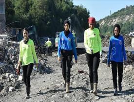 Bozkurt'ta arama kurtarma ve enkaz kaldırma çalışmalarına 'gönüllü kadın' desteği