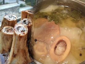 İlikli kemik suyu çorbası tarifi! En kolay ilikli kemik suyu çorbası nasıl yapılır?