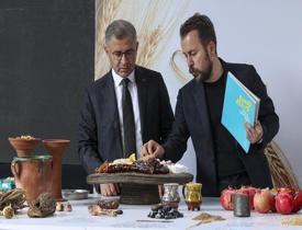 Şef Ömür Akkor ile "Anadolu'nun Binlerce Yılı" başlıklı yemek sergisi açıldı