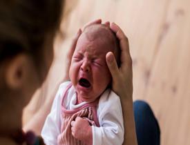 Bebeklerin ağlama nedenleri nedir? Ağlayan bebek nasıl susar? 