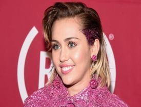 Dünya yıldızı Miley Cyrus'un özel jetine yıldırım çarptı!