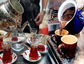 Sıcak içecek servis ederken dikkat edilmesi gerekenler! Çay ve kahve servisi nasıl yapılır?