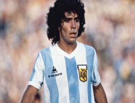 Futbolun efsane ismi Maradona'nın forması açık artırmaya çıkarıldı!