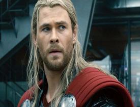 Chris Hemsworth'un Thor'a dönüşme anına ait video viral oldu! 