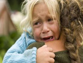 Ağlama krizine giren çocuğa nasıl davranmalı? Çocuklar neden ağlamak ister?
