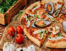 Deniz ürünlü pizza nasıl yapılır? Evde deniz mahsullü Akdeniz pizza tarifi! Pizza Di Mare