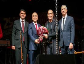 Şarkıcı Kıraç Cumhuriyet Bayramı coşkusunu Gazianteplilerle yaşadı