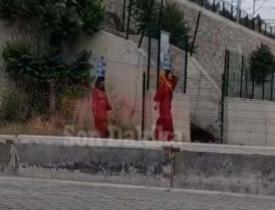 Ankara'da şaşırtan görüntüler! Su damacanasını kafalarında taşıyan...