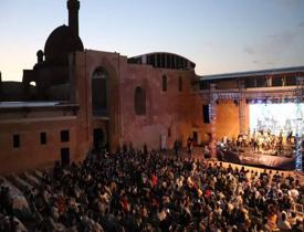 İshak Paşa Sarayı'nda unutulmaz Senforock konseri! Binlerce insan akın etti