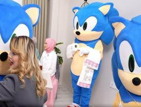 Gelin Evi'nde tuhaf anlar! Yarışmacı Kirpi Sonic'e sunum yaptırdı