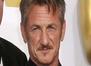 Sean Penn hayranını şikayet etti