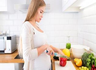 Hamilelikte çift kişilik yemek doğru mu?