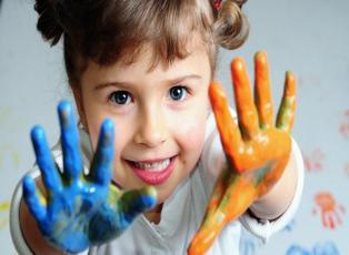 Çocuklara ev eğlencesi: 2-4 yaş çocuklar için eğitici oyunlar