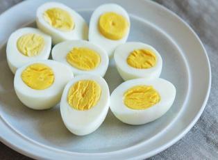 Haşlanmış yumurta bayatlamadan nasıl saklanır? 