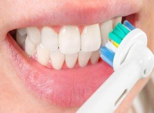 Elektrikli diş fırçaları zararlı mı?