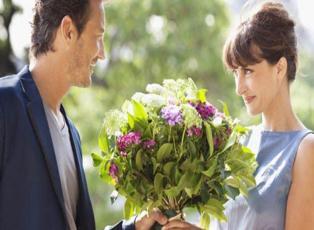 Kadınlara neden çiçek alınmalı?