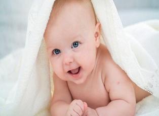 Bebekler için en iyi 3 pişik kremi