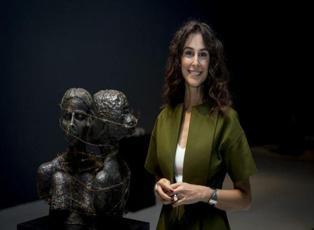 Arzum Onan, 22 kadın heykelini Ankara'da sergiye açtı!