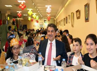 300 çocuk ilk orucunu Esenler Belediyesi'nin iftar programında açtı!