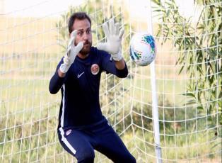 Erkan Kolçak Köstendil Antalyasporlu futbolcularla idman yaptı