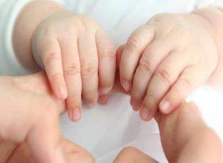 Bebeklerin elleri neden soğuk olur? Bebeklerde el ve ayak üşümesi