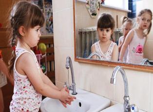Çocukları enfeksiyondan korumanın yolları! Koronavirüse karşı çocuğa el yıkama nasıl öğretilir?