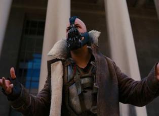Koronavirüs salgını nedeniyle Kara Şövalye Yükseliyor filmindeki maske yok satıyor!