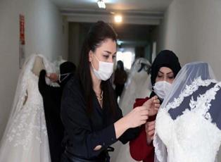 Suriyeli kadınlar Ankara'da dikiş atölyesinde çalışıyor!