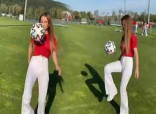 Futbol topuyla şov yapan şarkıcı Derya Uluğ izleyenleri hayran bıraktı!