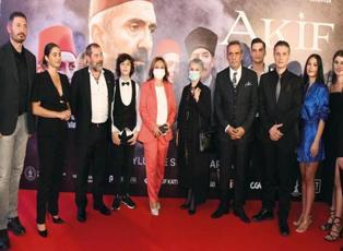 'Âkif' filmine görkemli gala düzenlendi