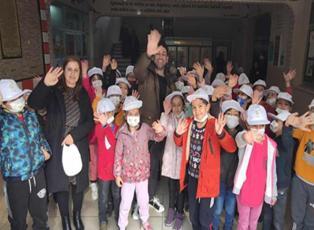 Sinan Çalışkanoğlu öğretmenler gününde Diyarbakır'daki öğrencileri sevindirdi!