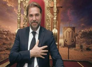 Engin Altan Düzyatan gururlandırdı! İngiltere'den "En iyi erkek oyuncu" ödülü