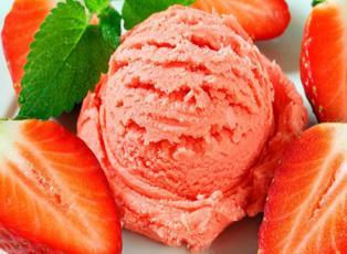 En kolay çilekli dondurma nasıl yapılır? Çilekli dondurma tarifinin püf noktaları