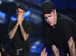 Justin Bieber hayranları karşısında hüngür hüngür ağladı!