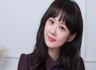 41 yaşındaki güzel oyuncu Jang Na-ra evlendi! Damadı göstermemek için canla başla...