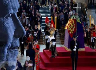 70 yıllık hükümdarlığa veda vakti! Kraliçe II. Elizabeth son yolculuğuna uğurlanıyor