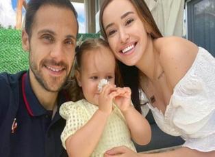 Oyuncu Ümit Erdim ikinci kez baba oldu! Aile fotoğrafı geldi