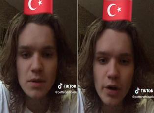 Türk Bayrağını görünce dayanamayan genç yüzleri gülümsetti! Gülpembe'yi söylemeye başladı...