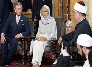 Kral III. Charles önce Türk çayı içti sonra camii ziyaret etti! İslamiyet'e ilgisi şaşırttı