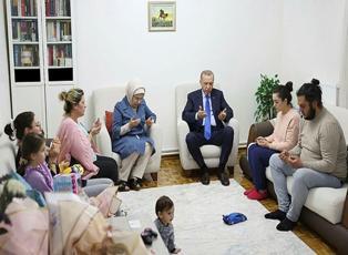 Başkan Erdoğan ve Emine Erdoğan'dan depremzede aileye anlamlı ziyaret!