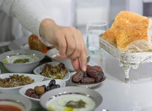 Kaza orucu bozmanın hükmü nedir? Kaza orucu niyet edildikten sonra bozulur mu?