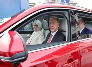 Cumhurbaşkanı Erdoğan ile eşi Emine Erdoğan arasında gülümseten "Togg" diyalogu!