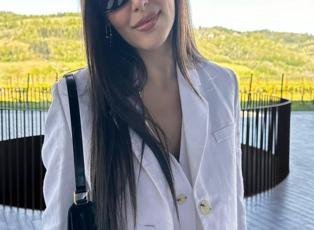 Hande Erçel'in milyonluk evinden kareler! Ev şovu gündem oldu