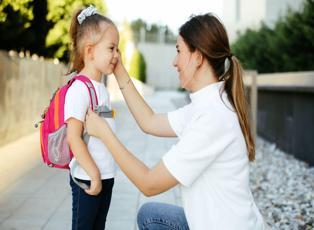 Okulun ilk günü çocuklara nasıl davranılmalı?